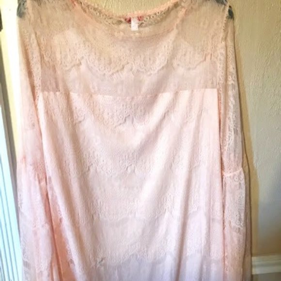 *NEGOTIABLE PRICE* Baby Pink Bell sleeved dress - Picture 1 of 2